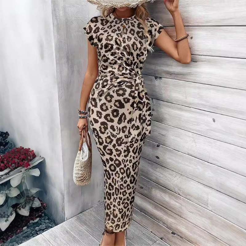 Icone™ LeopardMidi: Elegante Pasvorm Dames Midi Jurk Met Luipaardprint