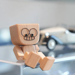 WoodenMan - Klein Schudden Houten Man Beeldje Auto Dashboard Decor
