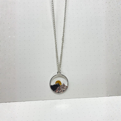 Jewelance™ MountainNecklace 1+1 GRATIS: Modeklassieker Berg Hanger Halsketting