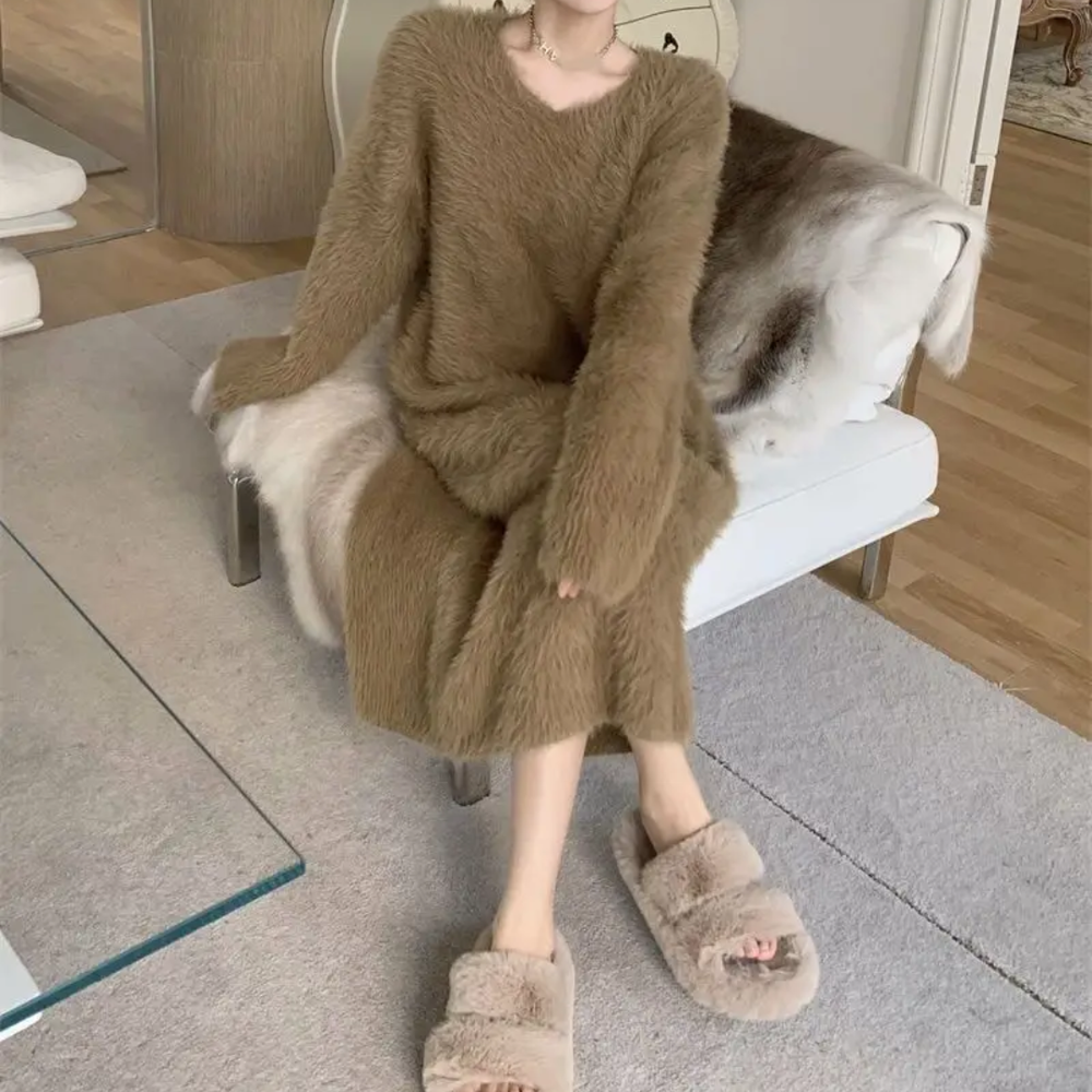 Icone™ CozyDress: Dames Elegante Nep-Zacht V-Hals Maxi Cozy Jurk