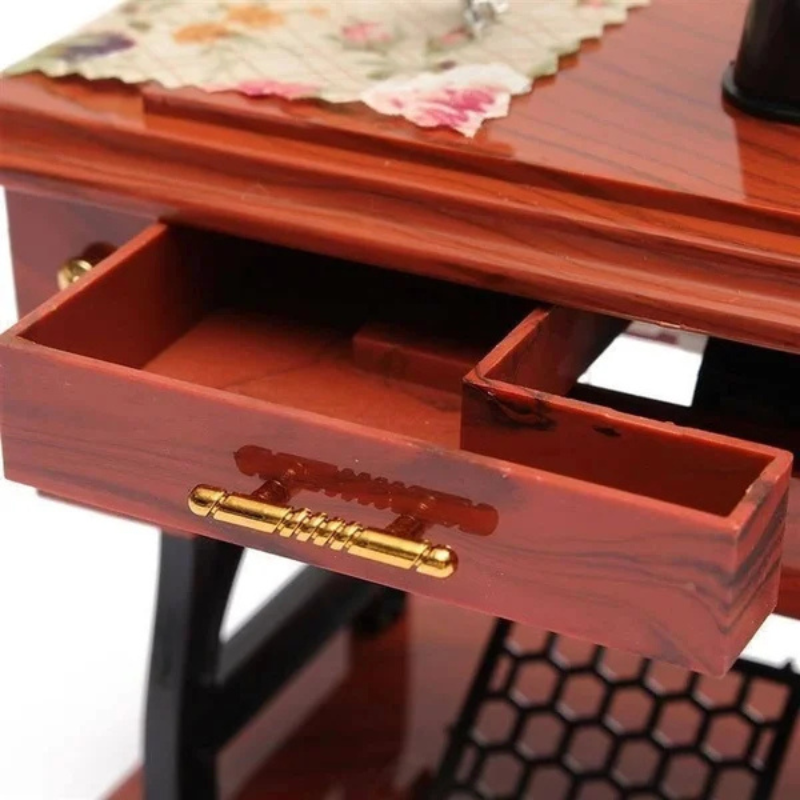 MusicalMachine: Antieke Vintage Naaimachine Muziekdoos