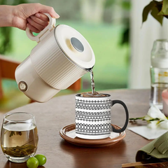 Globetrek° CoffeeMug: Slim Verborgen Tekst Keramische Koffiemok