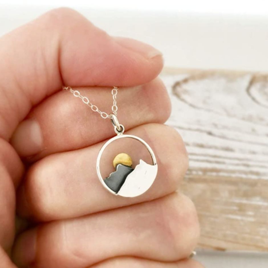 Jewelance™ MountainNecklace 1+1 GRATIS: Modeklassieker Berg Hanger Halsketting