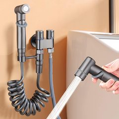 Globetrek° PremiumBidet - Eenvoudige Installatie Dubbele Ventiel Handgehouden Premie Bidet Set