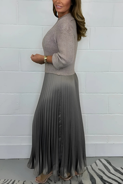 Icone™ PleatedDress: Lange Mouwen Top Met Elegante Geplooide Onderkant Jurk