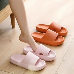 Happy™ ComfySlippers 1+1 GRATIS: Antislip Superzachte En Comfortabele Pantoffels