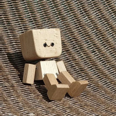WoodenMan - Klein Schudden Houten Man Beeldje Auto Dashboard Decor