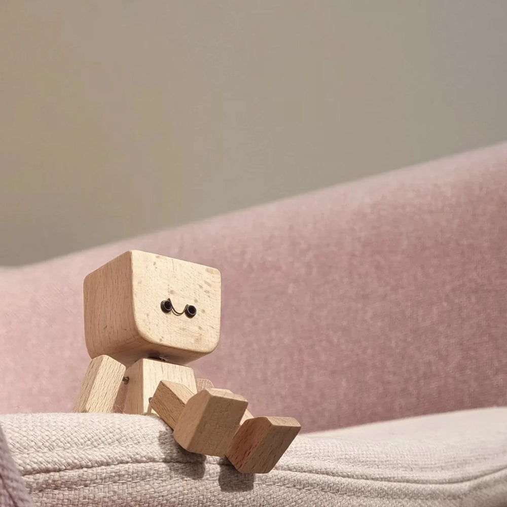 WoodenMan - Klein Schudden Houten Man Beeldje Auto Dashboard Decor