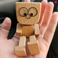 WoodenMan - Klein Schudden Houten Man Beeldje Auto Dashboard Decor
