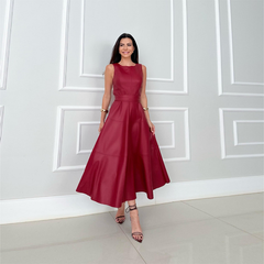 Icone™ LuxeDress: Elegante Luxe Dames Mouwloze Middellange Jurk