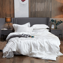 SatinSheet - Elegante Zijdezachte Satijnen Luxe Beddeken