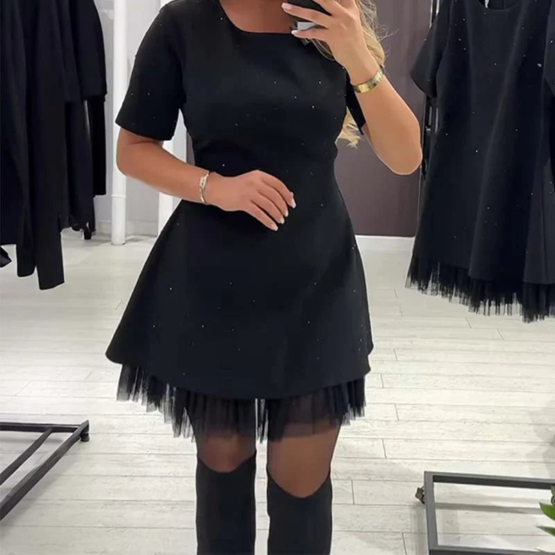 Icone™ MiniDress: Elegante Korte Mouwen Mini Jurk Met Sprankelende Kantafwerking